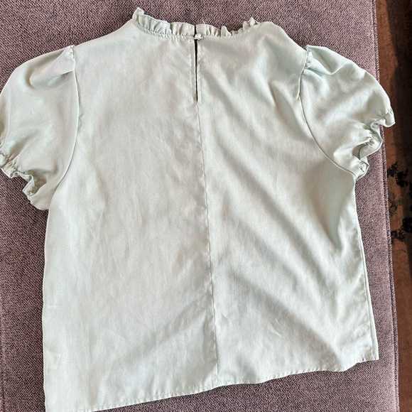 Mint green lightweight xl top - Picture 2 of 2